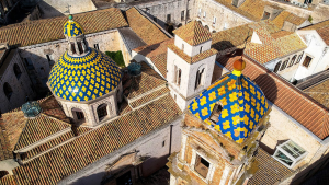 Le badesse mitrate di Conversano, il Monstrum Apuliae