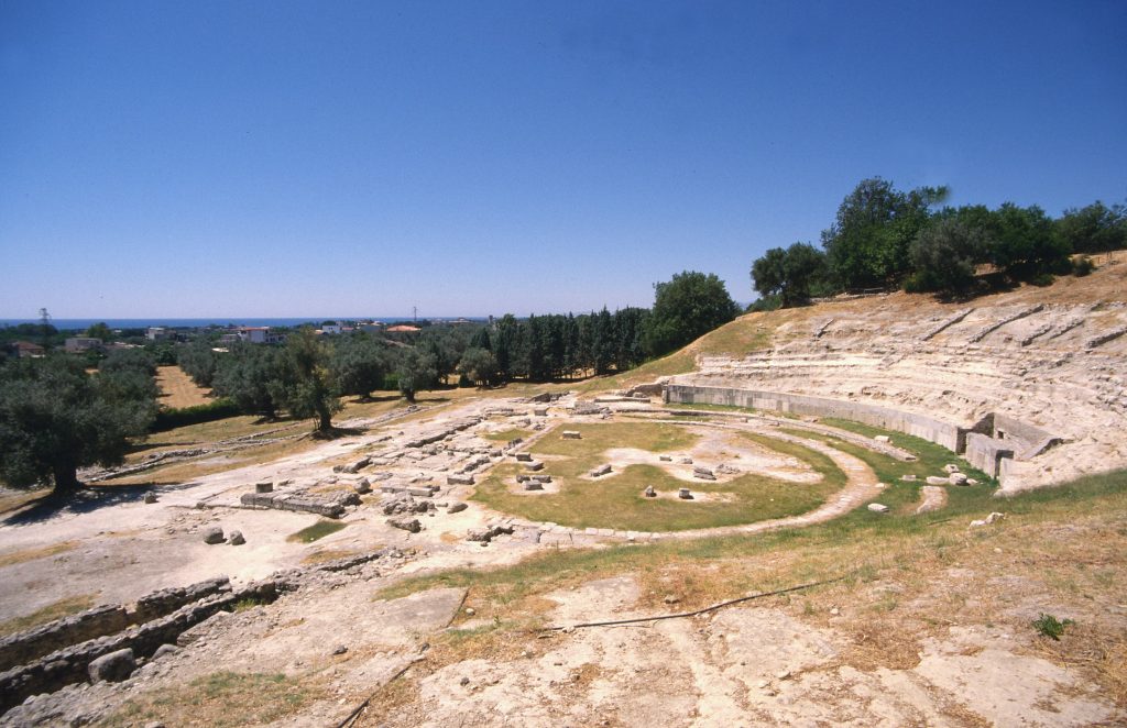 Il teatro greco del Parco archeologico di Locri Epizefiri, patria della poetessa Nosside
