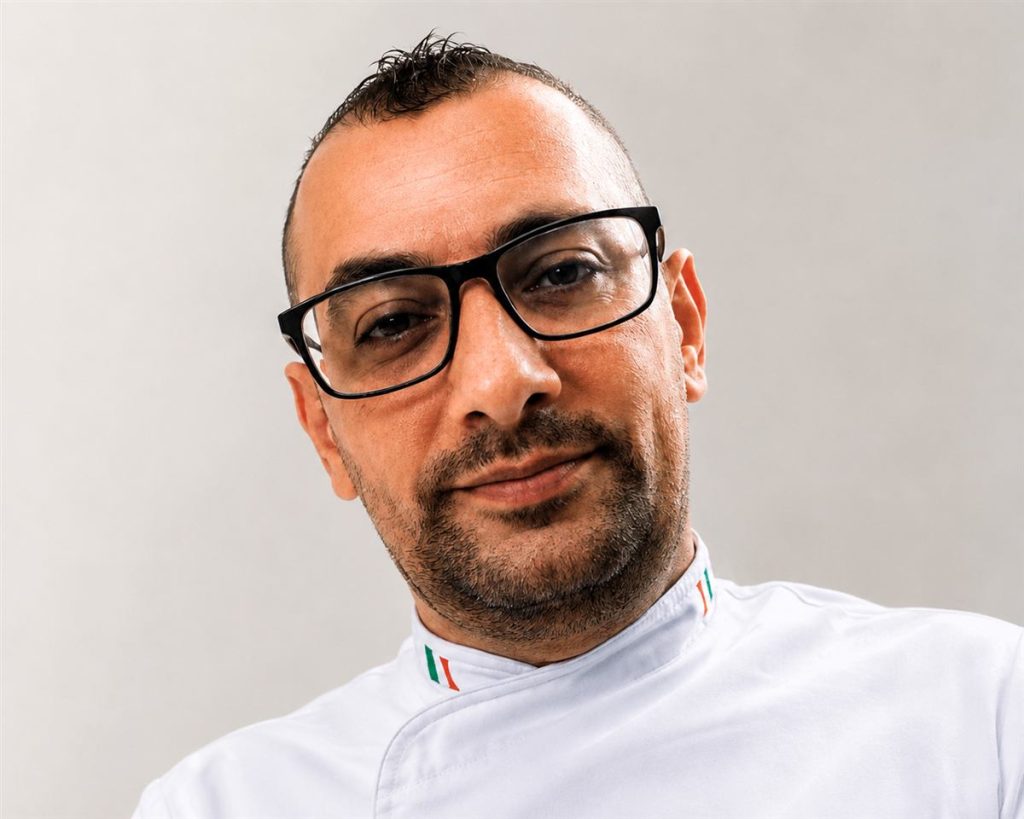 Antonio Caruso, chef calabrese di Scala Coeli, autore del manuale di cucina