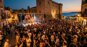 Laos Fest 2026 a Scalea, il palco in piazza Spinelli
